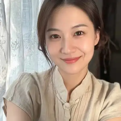 梁敏英